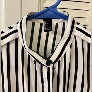 Forever 21 white and black striped shirt